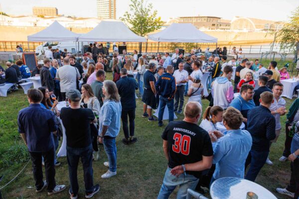 Byteclub-Sommerfest-ein-lauer-Sommerabend-an-der-Elbe